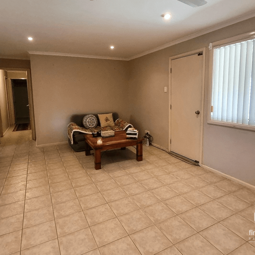 3 x 1 + Large Shed & Rear Yard - Photo 1