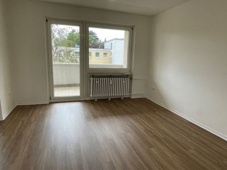 Attraktiv! Sanierte 3 bzw. 2-Zimmerwohnung - Foto 2