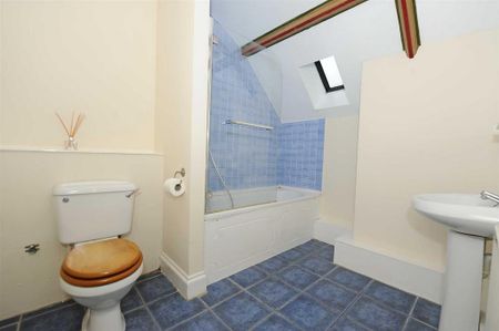 2 bedroom flat to rent - Photo 3