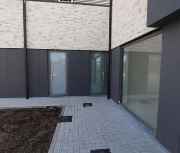 BEN-woning met 3 slaapkamers, terras met tuin, tuinberging en autos... - Photo 3