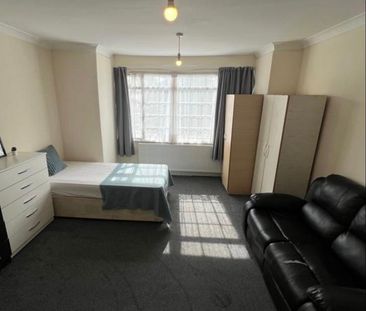 4 bedroom house share to rent - Photo 2