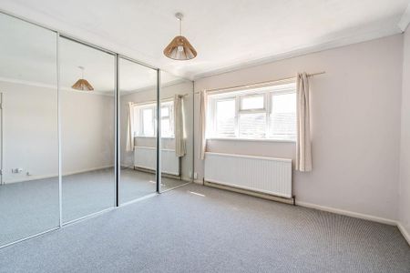 3 bedroom semi-detached house to rent - Photo 5