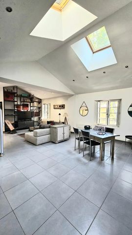 Location Appartement 4 pièces 104m² NARBONNE 11100 - Photo 2