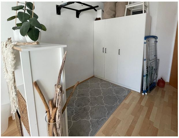 Ruhige 3-Zimmer-Wohnung mit Südbalkon und TG-Stellplatz in Kaufering zu vermieten - Photo 1