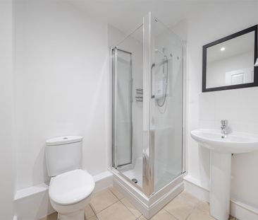 John Hunt Drive, Basingstoke, Hants - Photo 3