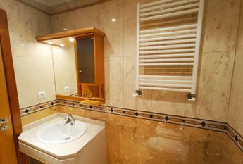 Apartamento T3 com Terraço Privativo para Arrendamento em Nova Queijas