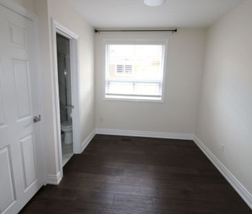 For Lease - 389 Allgood Street Unit# Main Fl, Richmond Hill, Ontario - Photo 4