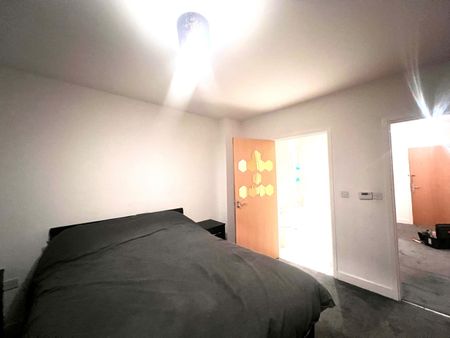 1 Bed Flat, Clarence Avenue, IG2 - Photo 3