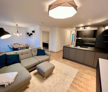 Moderne, möblierte 3-Zimmer Wohnung mit Tiefgarage in Ditzingen - Photo 2