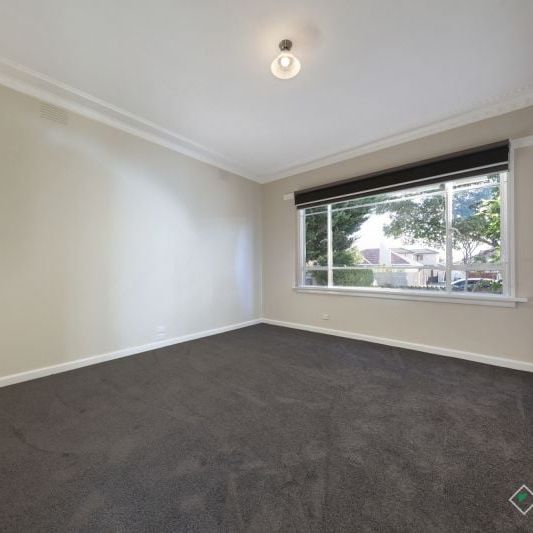 6 Sumersett Avenue Oakleigh South VIC - Photo 1