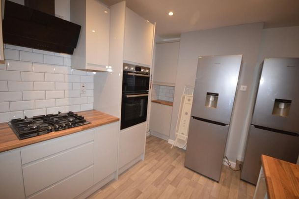 6 bedroom apartment to rent - Photo 1