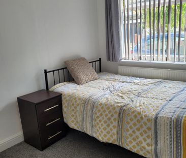 2 bedroom semi-detached house to rent - Photo 2