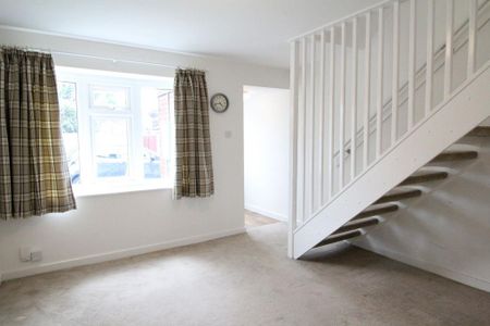 2 bedroom semi-detached house to rent - Photo 2