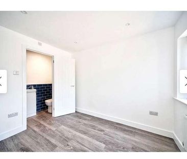 Buckinghamshire Dr, Luton, Bedfordshire, LU2 - Photo 6