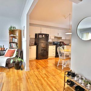 4 1/2 Vieux-Longueuil Haut de triplex - Photo 2