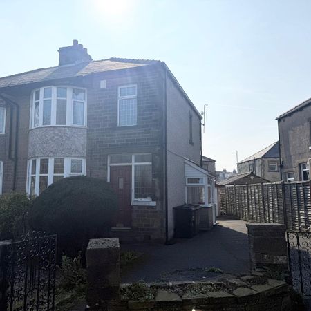 3 bedroom semi-detached house to rent - Photo 4