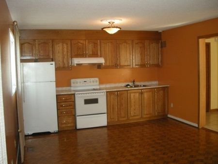 For Lease - 7463 Sigsbee Drive Unit# Side unit, Mississauga, Ontario - Photo 5