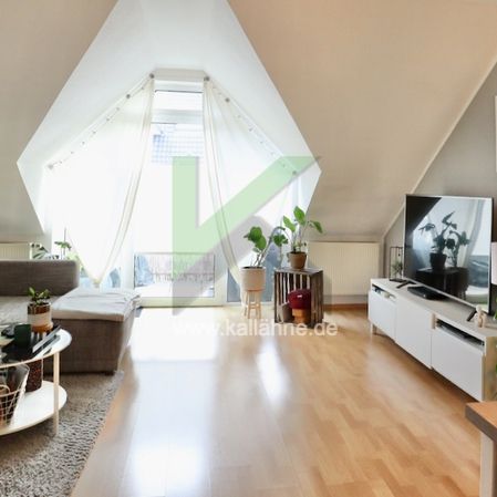 Gepflegte 3-Zimmer-Dachgeschosswohnung mit Balkon in Hemer - Photo 1