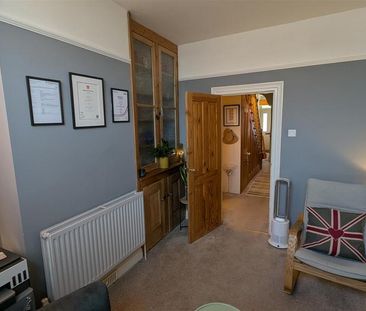 3 bedroom terraced house to rent - Photo 3
