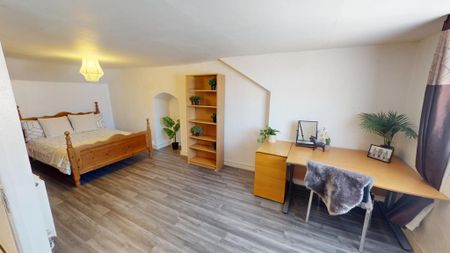 4 bedroom terraced house to rent - Photo 3