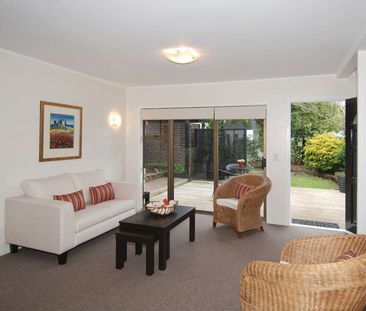2 Bedrooms on Monteith Cres - Photo 3