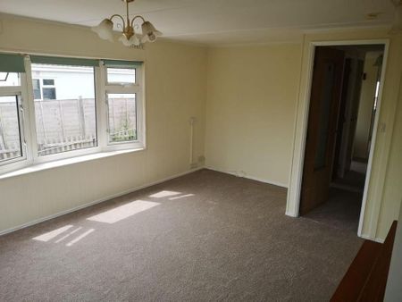 2 bedroom park home to rent - Photo 2
