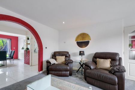 5 bedroom semi-detached house to rent - Photo 3