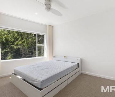 13/30 Queens Road, Melbourne - Photo 3