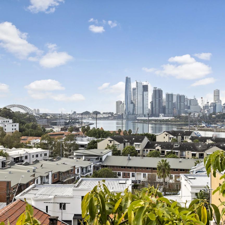 Furnished Home With Beautiful Harbour And City Views - - Photo 1