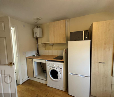 Studio to rent - Photo 5