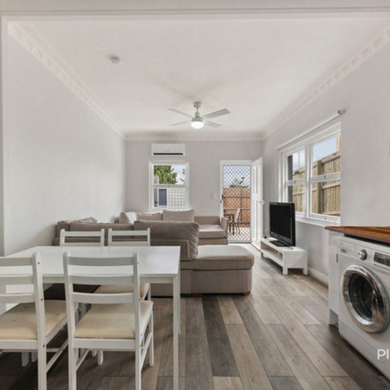 Fully Furnished City Fringe Convenience - Photo 1