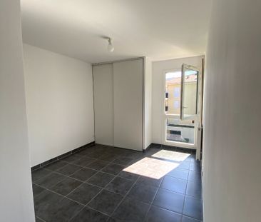 Appartement 2 pièces 36m2 MARSEILLE 11EME 890 euros - Photo 5