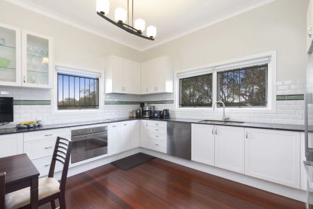 Art Deco Family Residence in Heart of Holland Park! - Photo 5