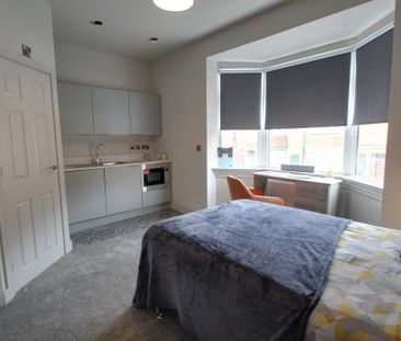 1 bedroom in a house share to rent - Photo 2