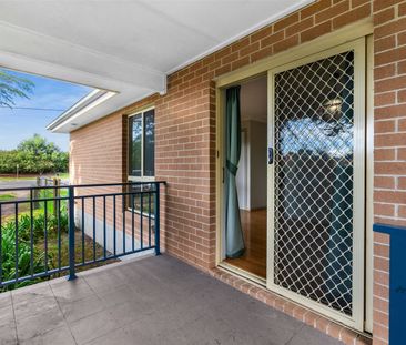 Modern & Convenient Living Close to Town - Photo 2