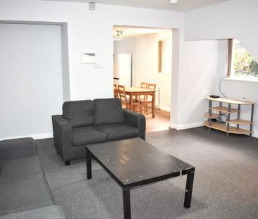 4 bedroom semi-detached house to rent - Photo 2