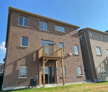 For Lease - 21 Sanford Circle, Springwater, Ontario - Photo 6