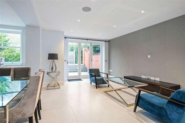 Crestbay, Lancaster Avenue, Hadley Wood, Hertfordshire, EN4 - Photo 1