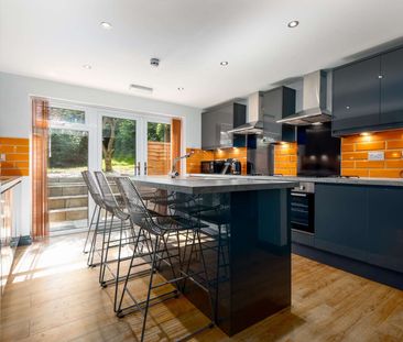 176 Westminster - Photo 4