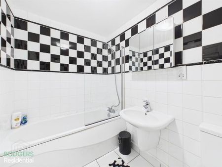 Apt 3, Byron Court, Kinnegar Road, Holywood, BT18 9JN - Photo 4