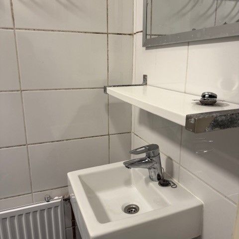 Te huur: Reageren per mail. - Photo 1