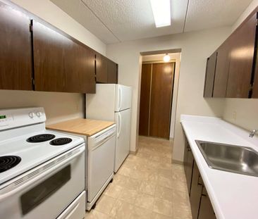 Manitoba, 505 Rouge Road, R3K 1Y3, Winnipeg - Photo 1