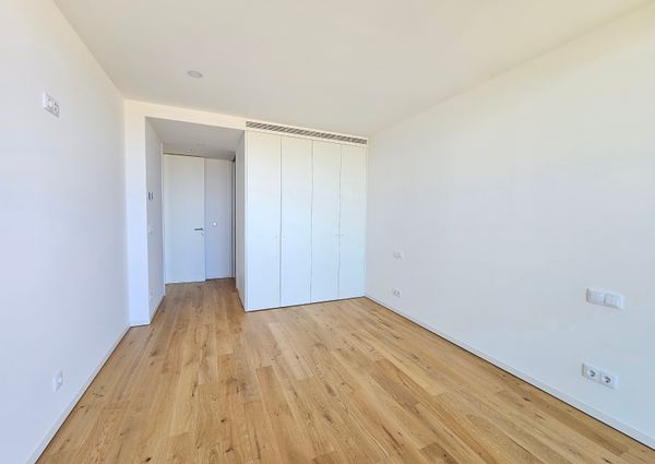 Apartamento novo com lugar de garagem a 5 minutos do centro da cidade!