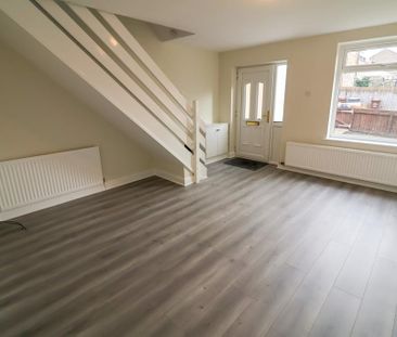 2 bedroom terraced house to rent - Photo 2