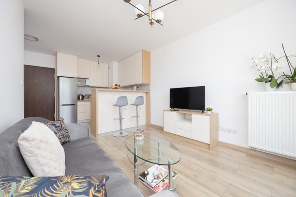 Nowoczesne i jasne mieszkanie z miejscem garażowym - Photo 1