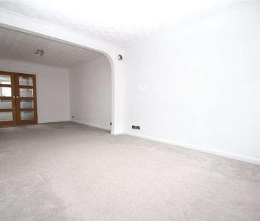 Aintree Grove, Upminster, Essex, RM14 - Photo 2