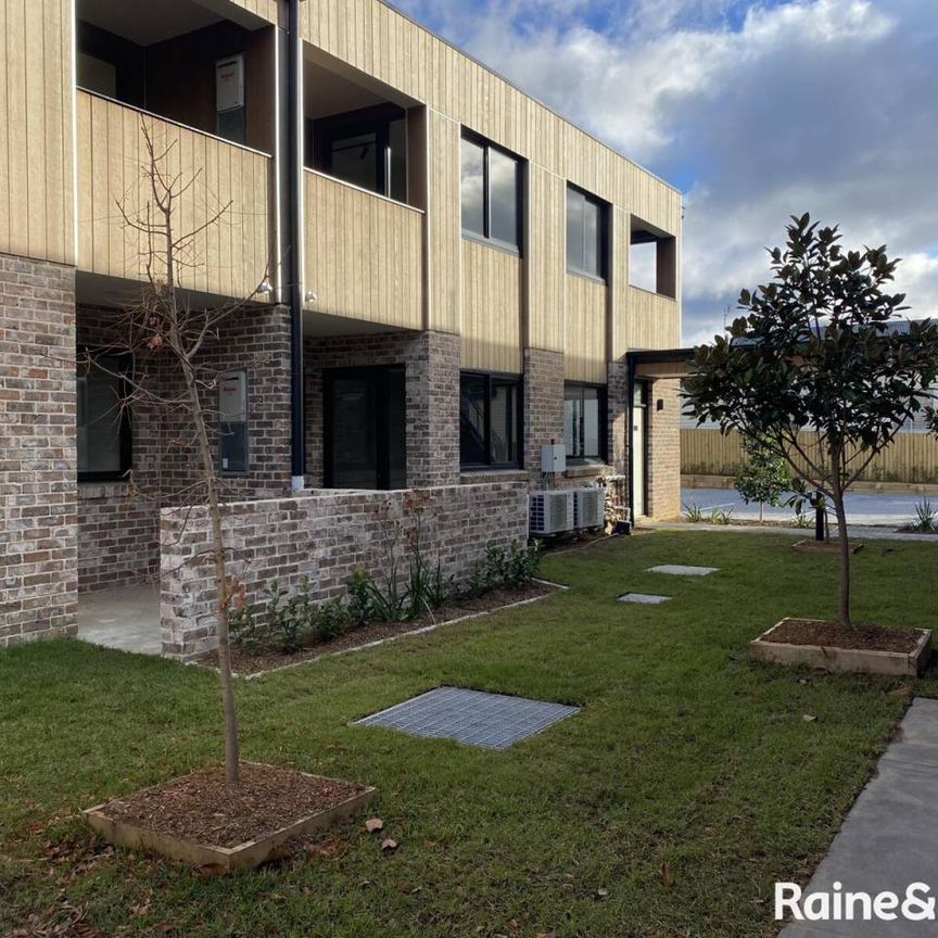 Ground Level 1 Bedroom Unit! - Photo 1