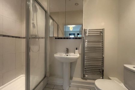 Lockhart Road, WATFORD - Photo 3