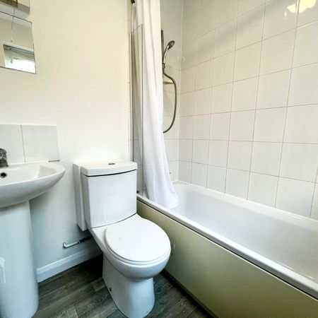 2 bedroom terraced house to rent - Photo 3