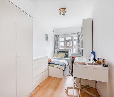 3 bedroom flat to rent - Photo 1